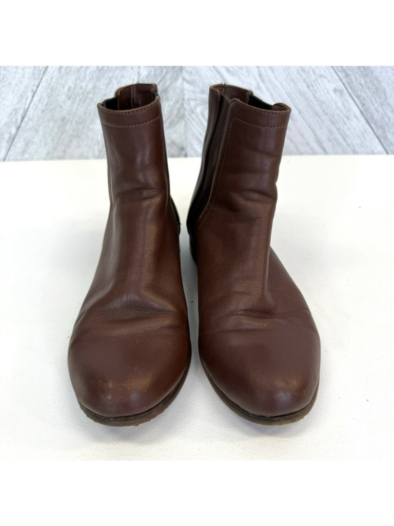 Poppy Barley Chelsea Boots Womens Size 6 Brown Leather Pull On Ankle — image 2 of 8